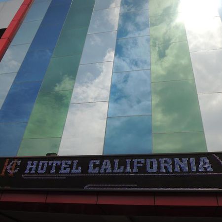 California Hotel ジャカルタ エクステリア 写真