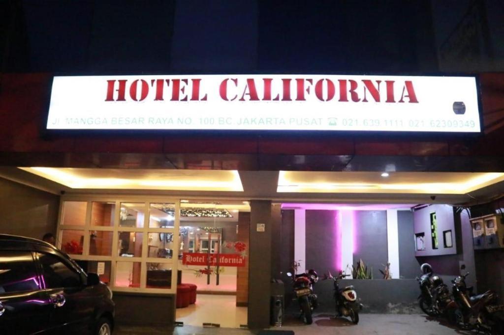California Hotel ジャカルタ エクステリア 写真