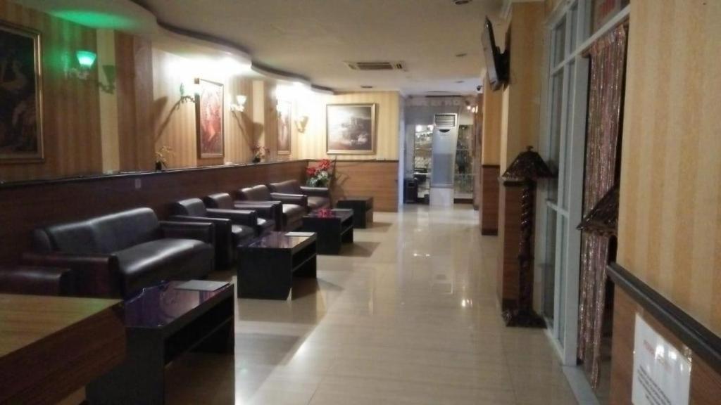 California Hotel ジャカルタ エクステリア 写真
