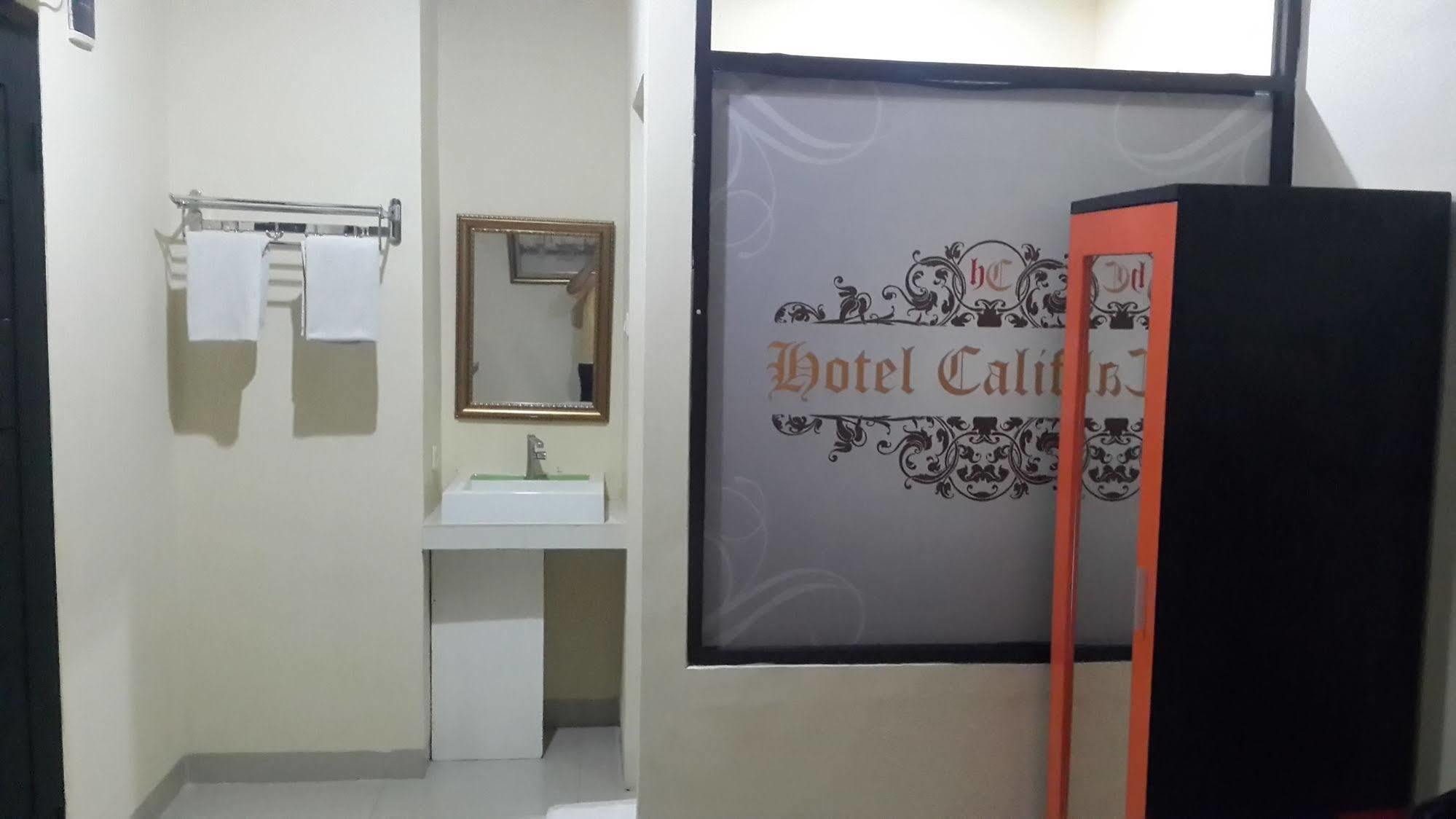 California Hotel ジャカルタ エクステリア 写真