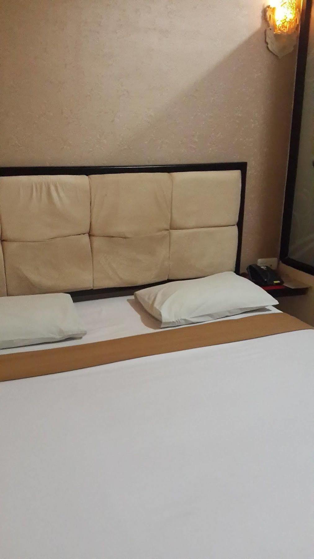 California Hotel ジャカルタ エクステリア 写真